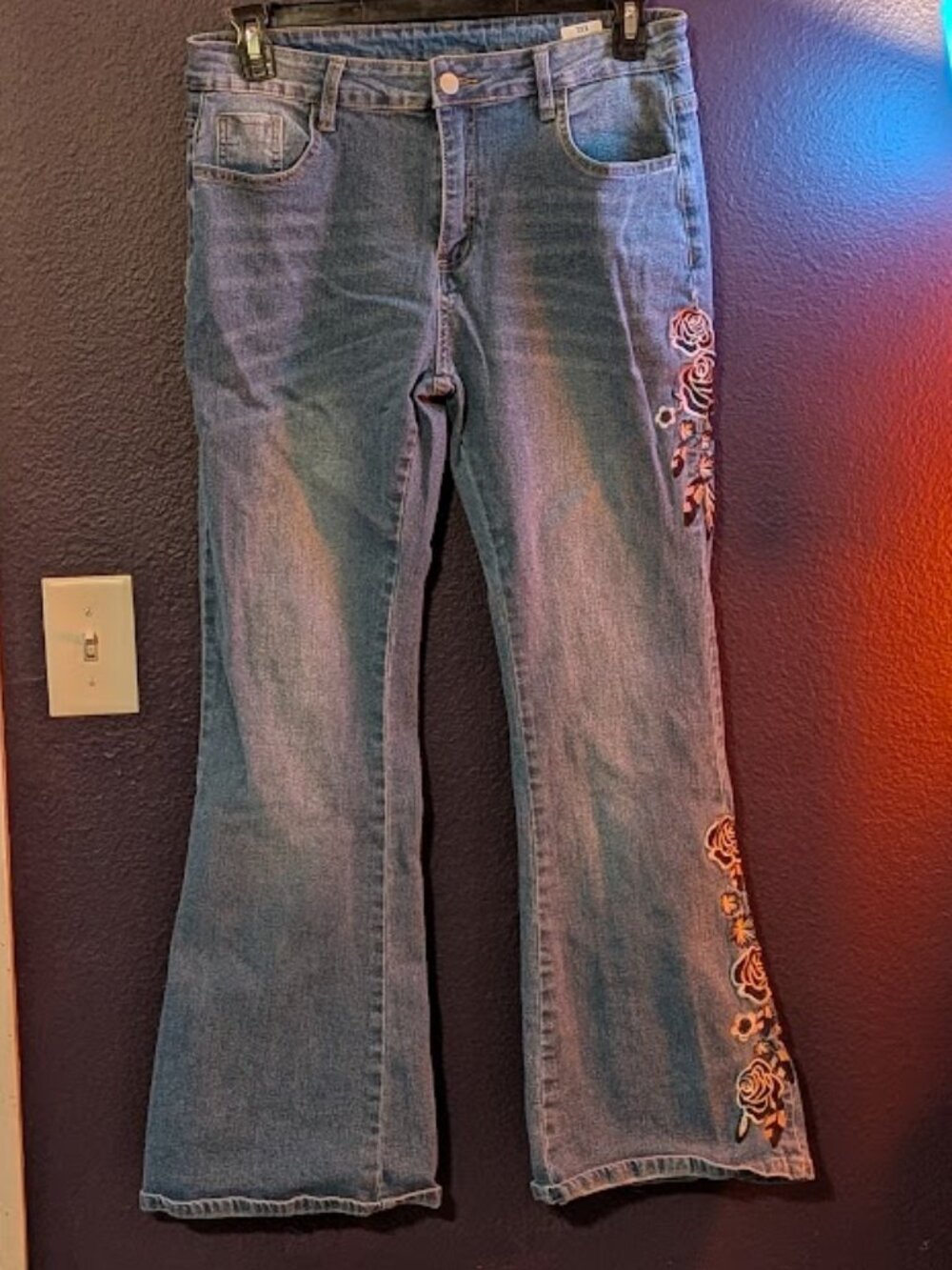 Embroidered Floral Pattern Jeans (Brand Unknown) "Size XXL" (Roughly Size 10 US)